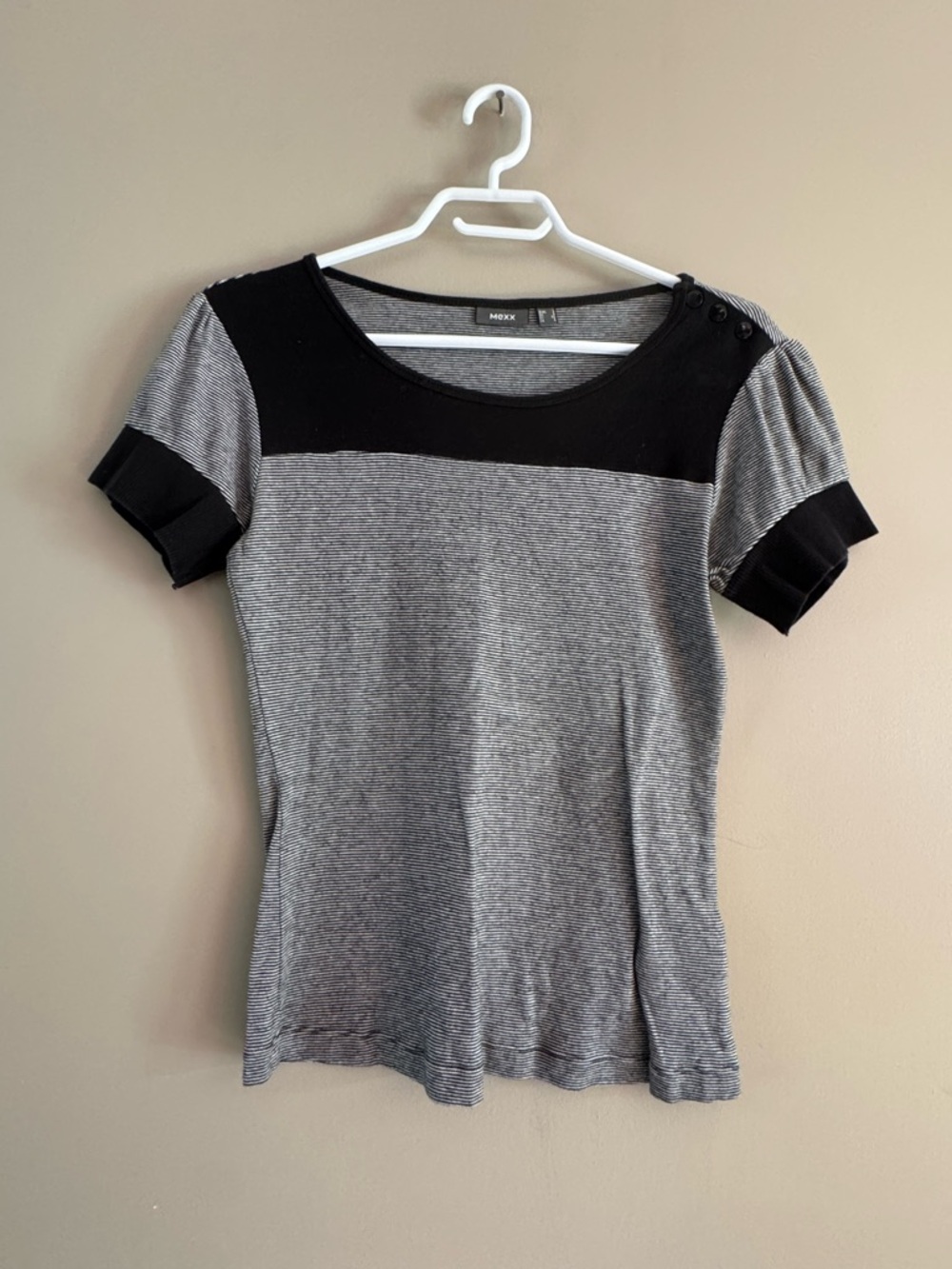 Mexx Black and Gray Short Sleeve Knit Top with Shoulder Buttons